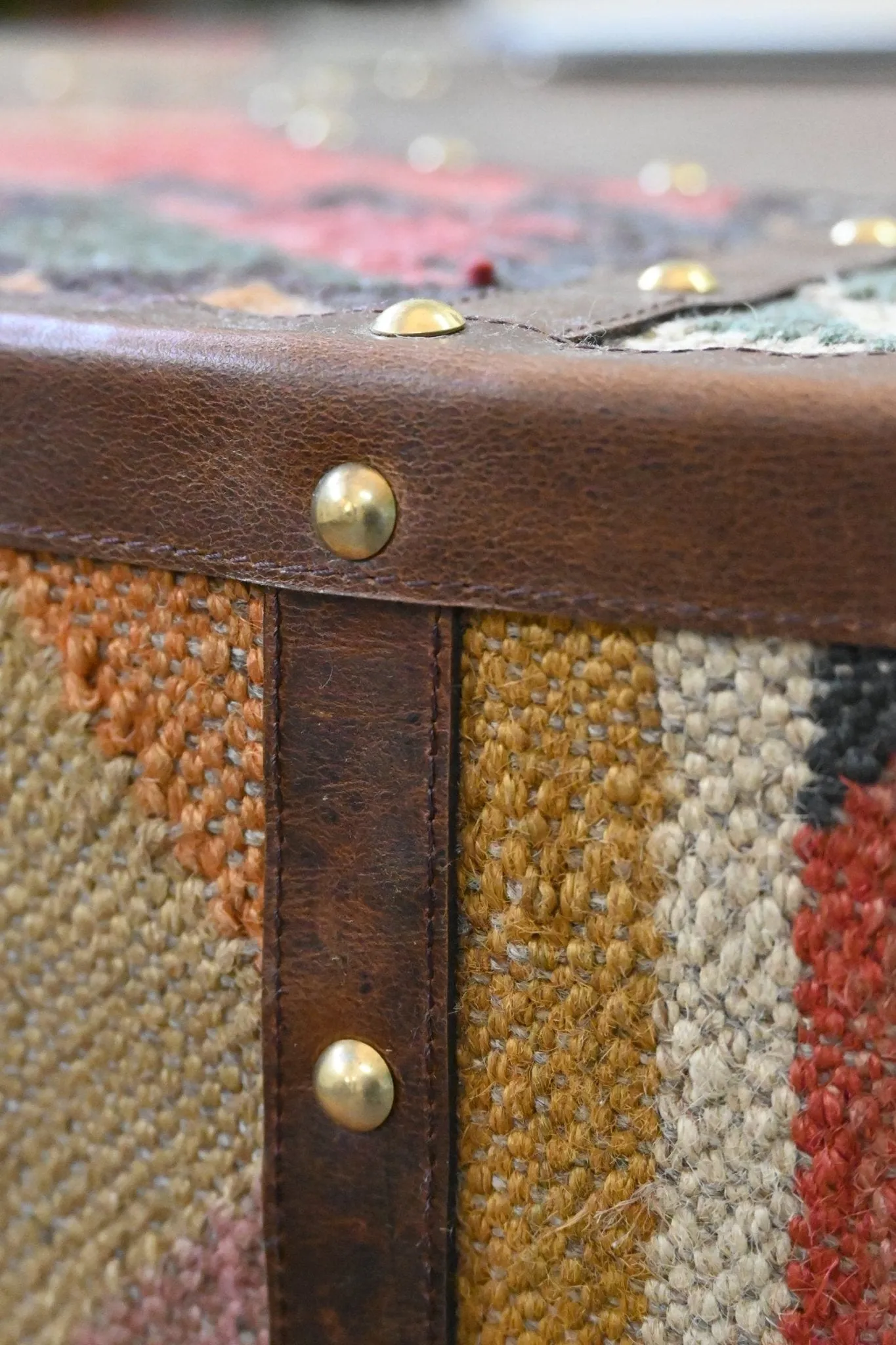 GOROUND COFFEE TABLE - KILIM AND LEATHER