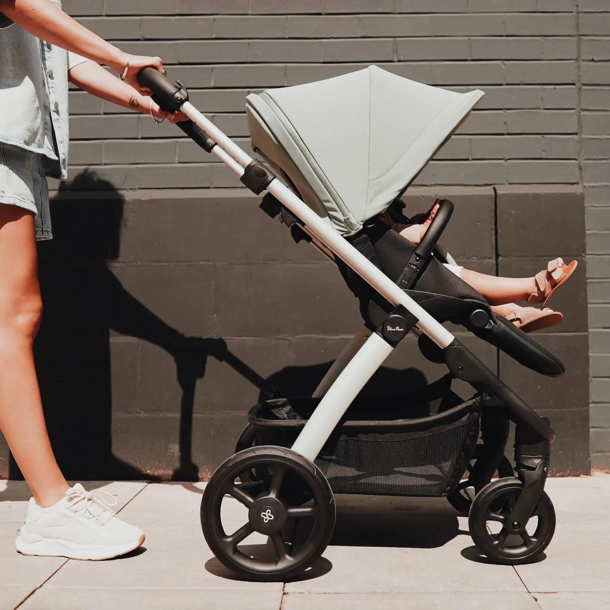 Silver Cross Tide Pram and Accessory Box - Space