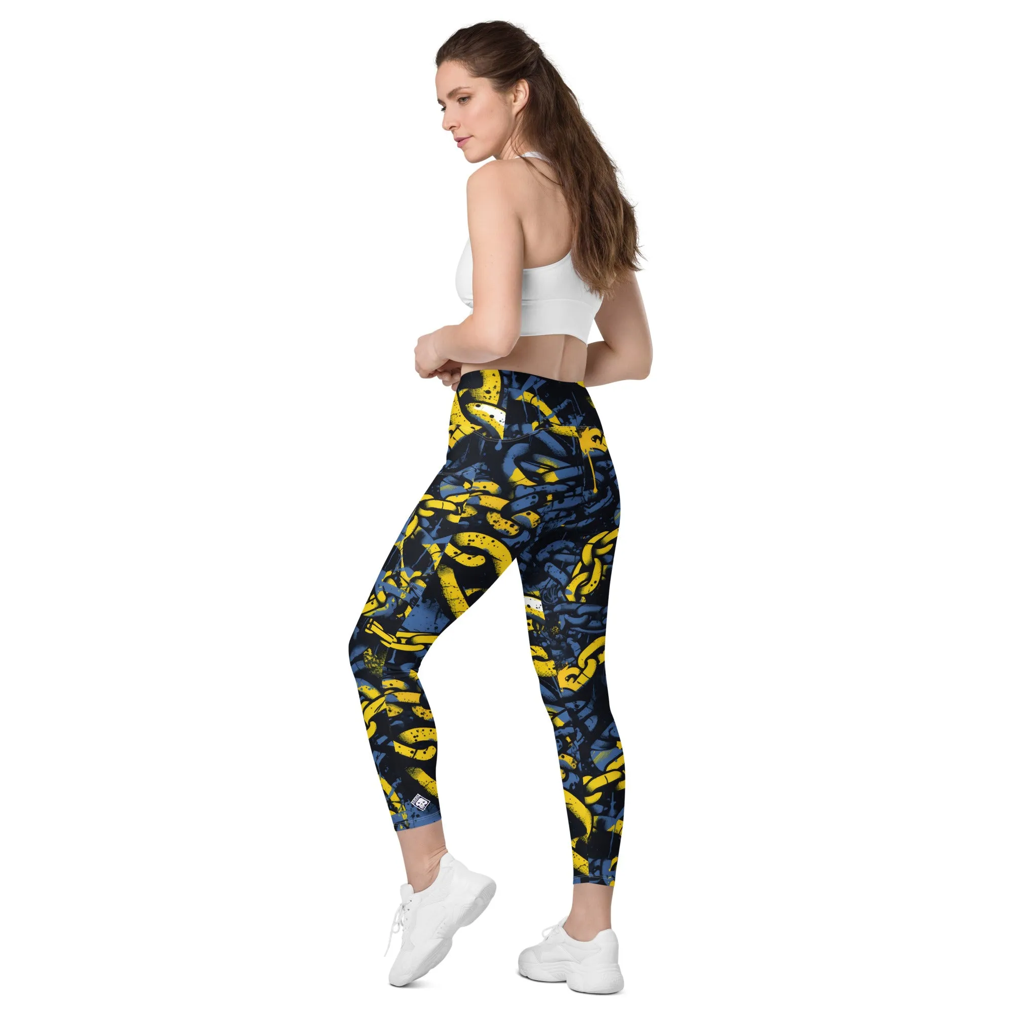 Urban Chic Strides: Women's Mile After Mile Golden Chains 002 Running Leggings