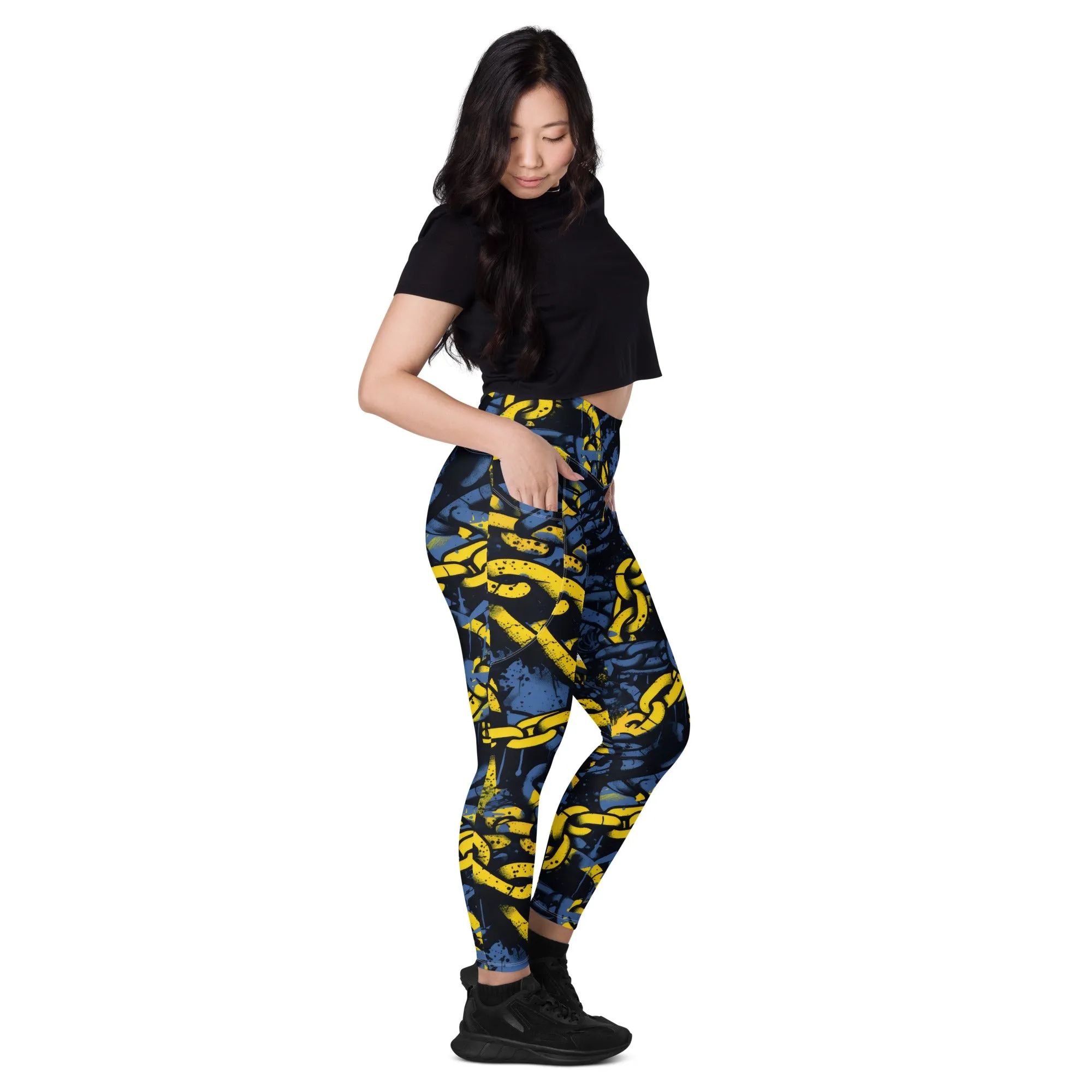 Urban Chic Strides: Women's Mile After Mile Golden Chains 002 Running Leggings